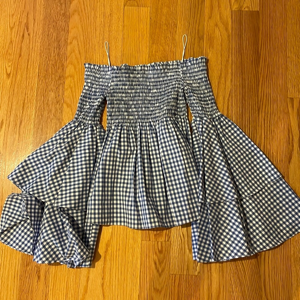 Caroline Constas top